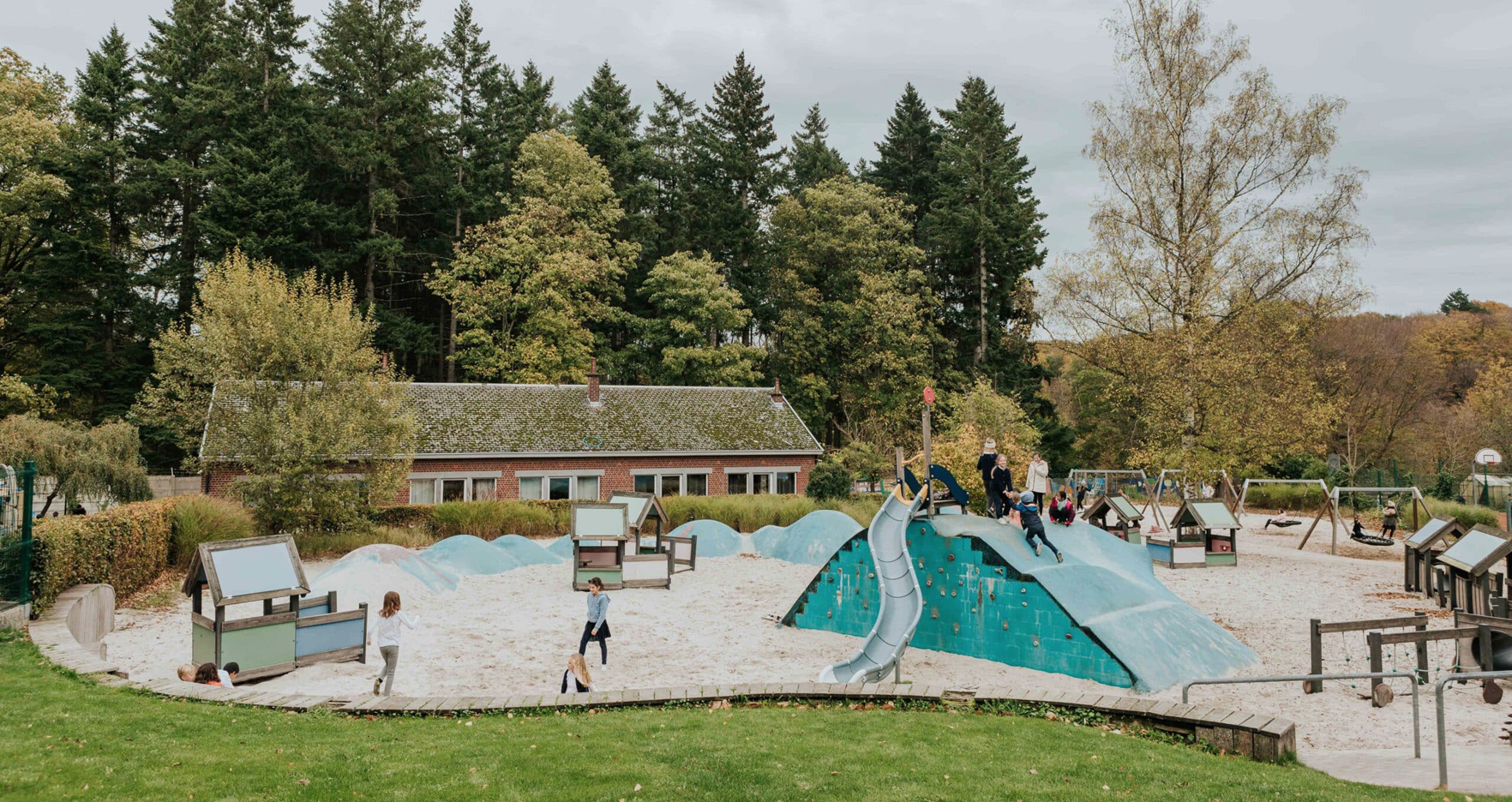 École Européenne de Bruxelles-Argenteuil plaine de jeu